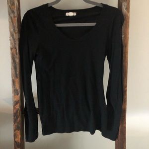 Black Long Sleeve V neck